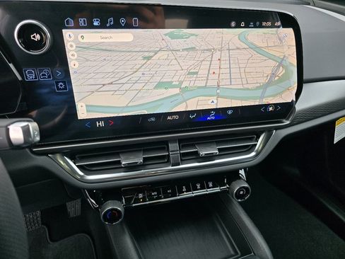 New 2026 Chevrolet Equinox EV LT image 16