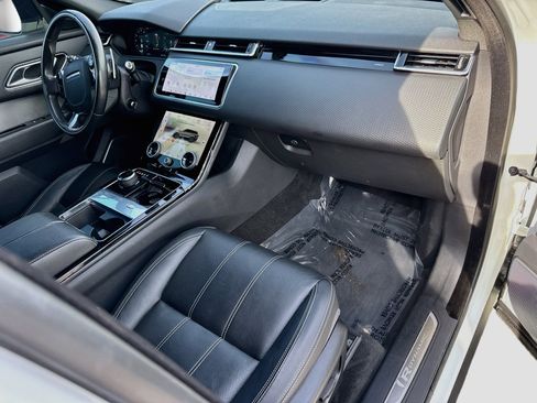 Used 2019 Land Rover Range Rover Velar R-Dynamic SE AWD/4WD image 13
