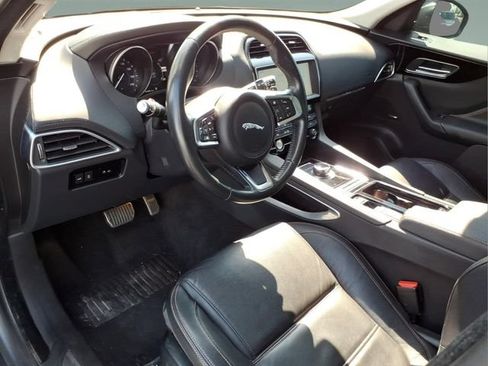 Used 2019 Jaguar F-PACE Prestige AWD/4WD image 10