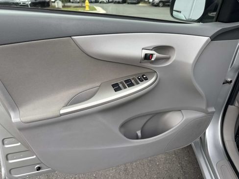 Used 2010 Toyota Corolla FWD image 9