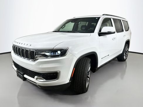 Used 2022 Jeep Wagoneer Series III w/ Premium Group I AWD/4WD image 3