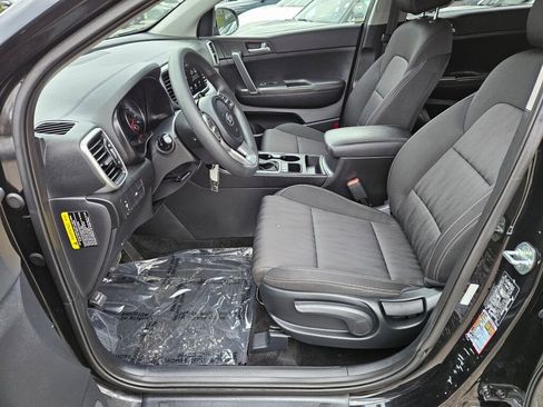 Used 2022 Kia Sportage LX image 11