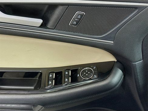 Used 2019 Ford Edge SEL w/ Equipment Group 201A image 19