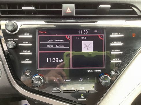 Used 2019 Toyota Camry XLE FWD image 15
