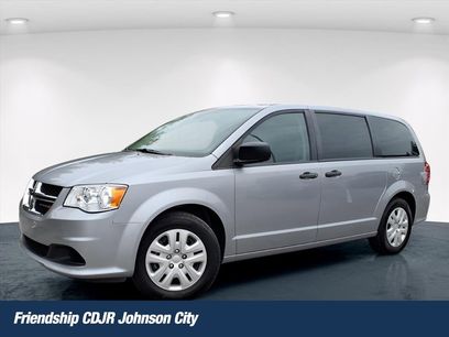 Used 2019 Dodge Grand Caravan SE w/ UConnect Hands-Free Group