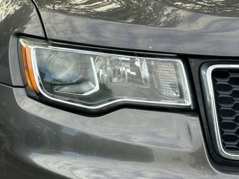 Used 2017 Jeep Grand Cherokee Limited AWD/4WD image 9