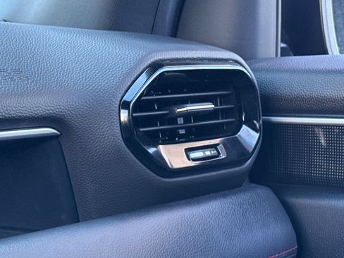 Used 2025 Honda Pilot Black Edition image 29