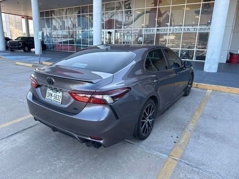 Used 2023 Toyota Camry SE FWD image 8