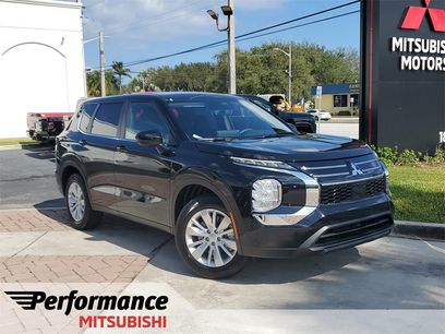 New 2025 Mitsubishi Outlander ES