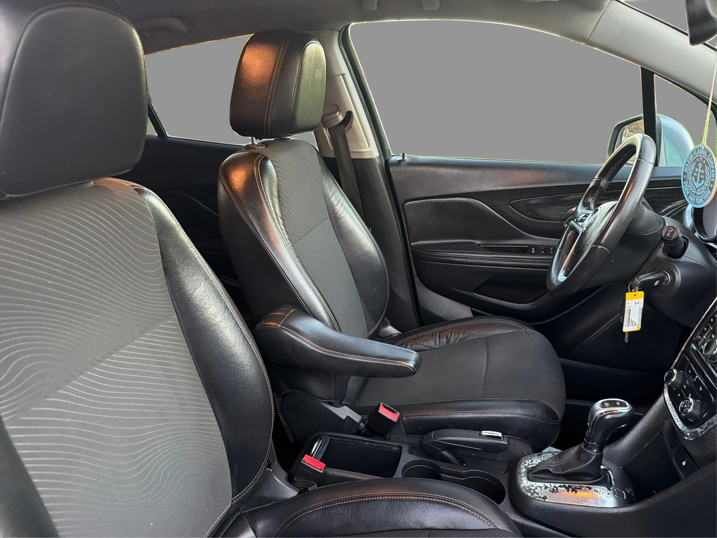 Used 2014 Buick Encore FWD image 26