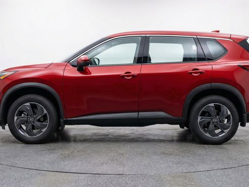 Used 2025 Nissan Rogue SV image 5