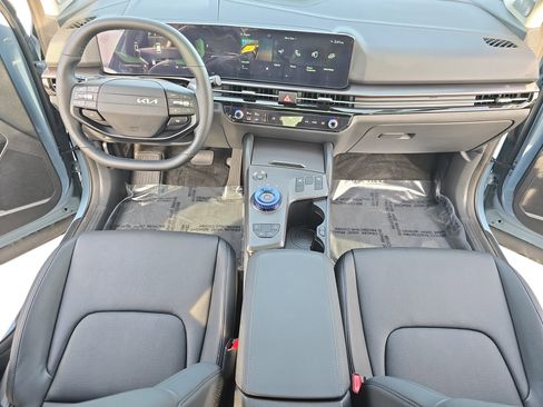 Used 2026 Kia Sportage EX w/ EX Panoramic Sunroof Package image 9