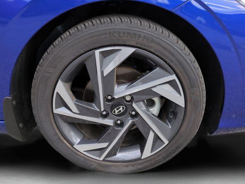 Certified 2025 Hyundai Elantra Sport image 11