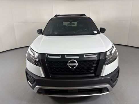 Used 2025 Nissan Pathfinder Rock Creek AWD/4WD image 3