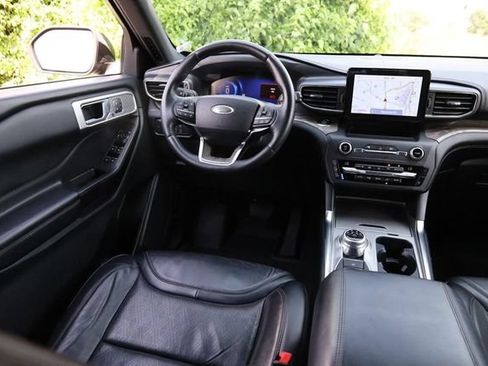Used 2020 Ford Explorer Platinum AWD/4WD image 25