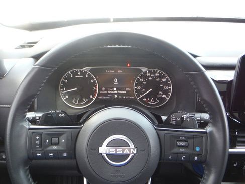 Used 2022 Nissan Pathfinder SV w/ SV Premium Package image 28