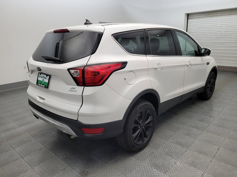 Used 2019 Ford Escape SE FWD image 9