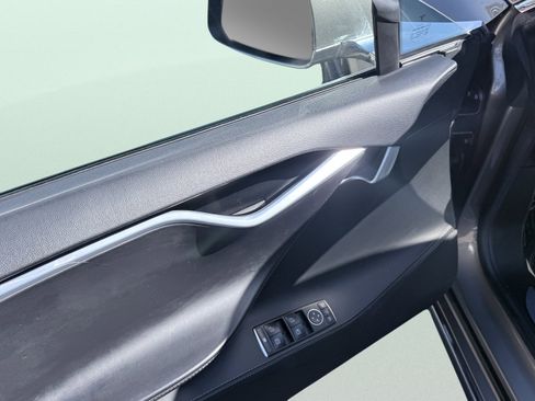 Used 2015 Tesla Model S 70D image 26