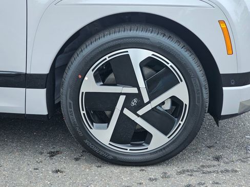 New 2026 Hyundai Ioniq 9 Calligraphy image 9