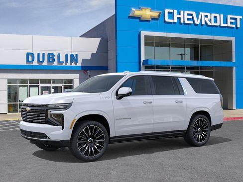 New 2026 Chevrolet Suburban High Country image 3