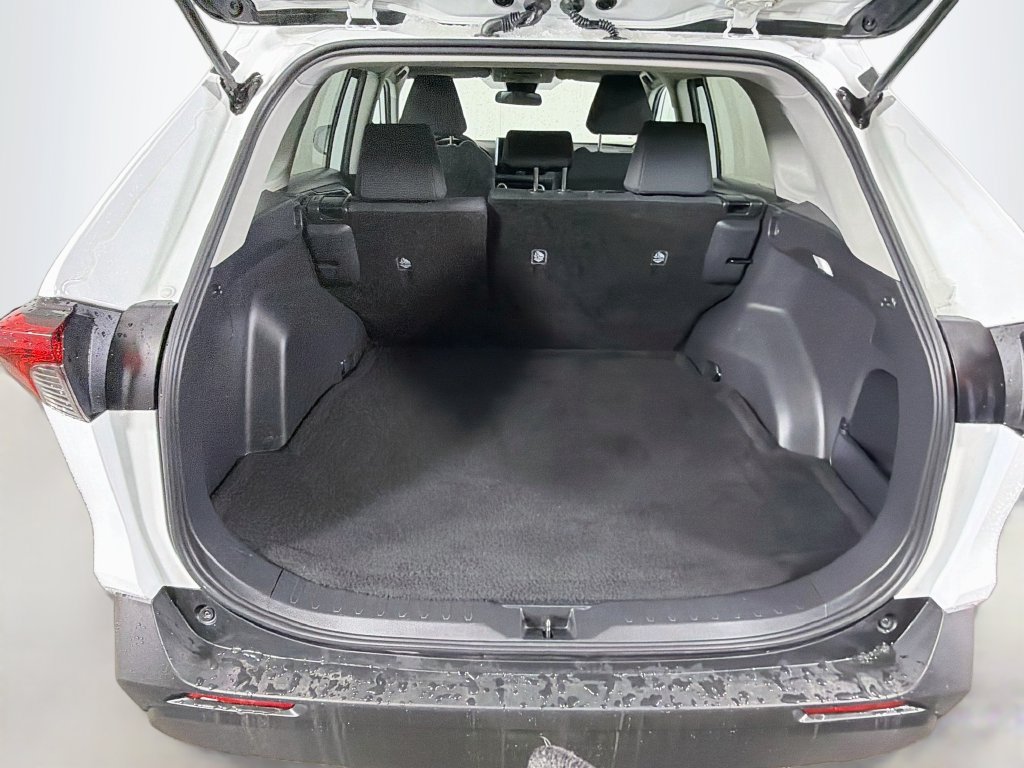 Used 2024 Toyota RAV4 LE FWD image 22