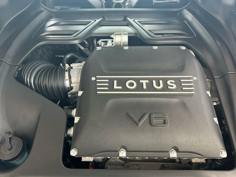 Used 2025 Lotus Emira RWD image 4