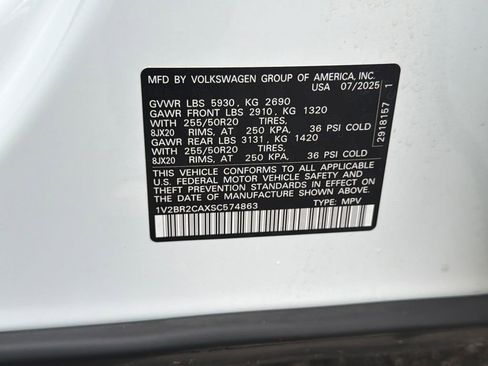 Used 2025 Volkswagen Atlas SEL AWD/4WD image 34