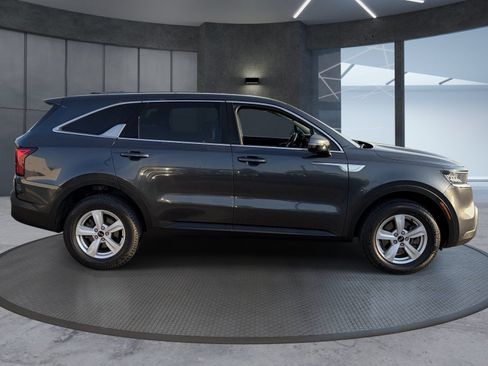 Used 2021 Kia Sorento LX AWD/4WD image 7