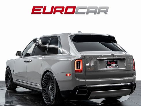 Used 2021 Rolls-Royce Cullinan image 4