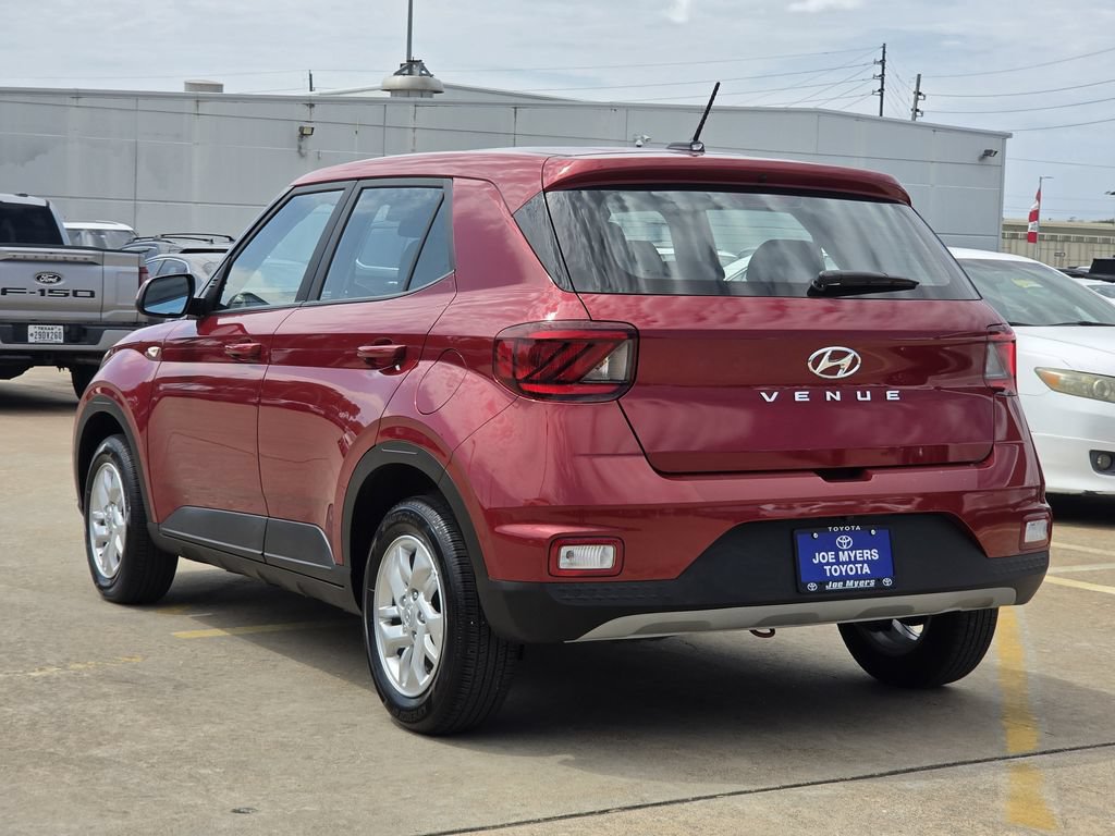Used 2025 Hyundai Venue SE FWD image 7