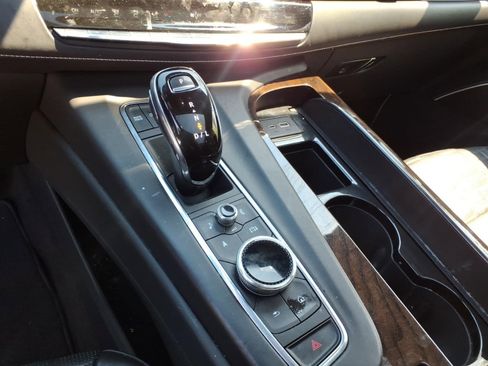 Used 2022 Cadillac Escalade Sport Platinum AWD/4WD image 18