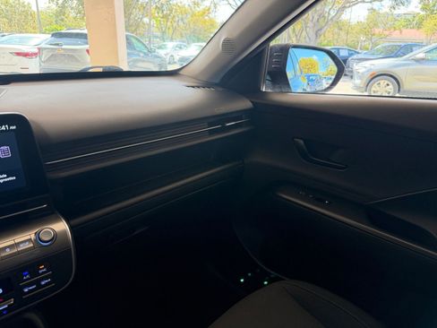 Used 2025 Hyundai Kona SEL image 30