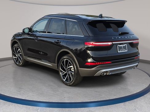 New 2026 Lincoln Corsair Reserve FWD image 7