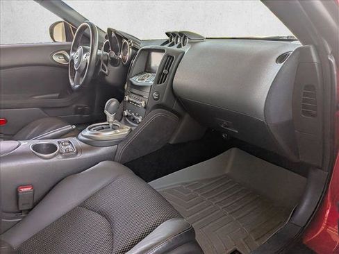 Used 2018 Nissan 370Z Touring Sport RWD image 18