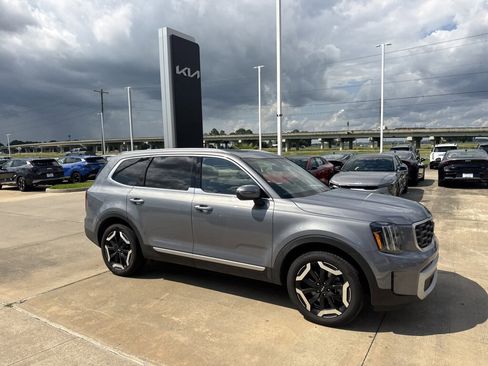 Certified 2025 Kia Telluride S AWD/4WD image 13