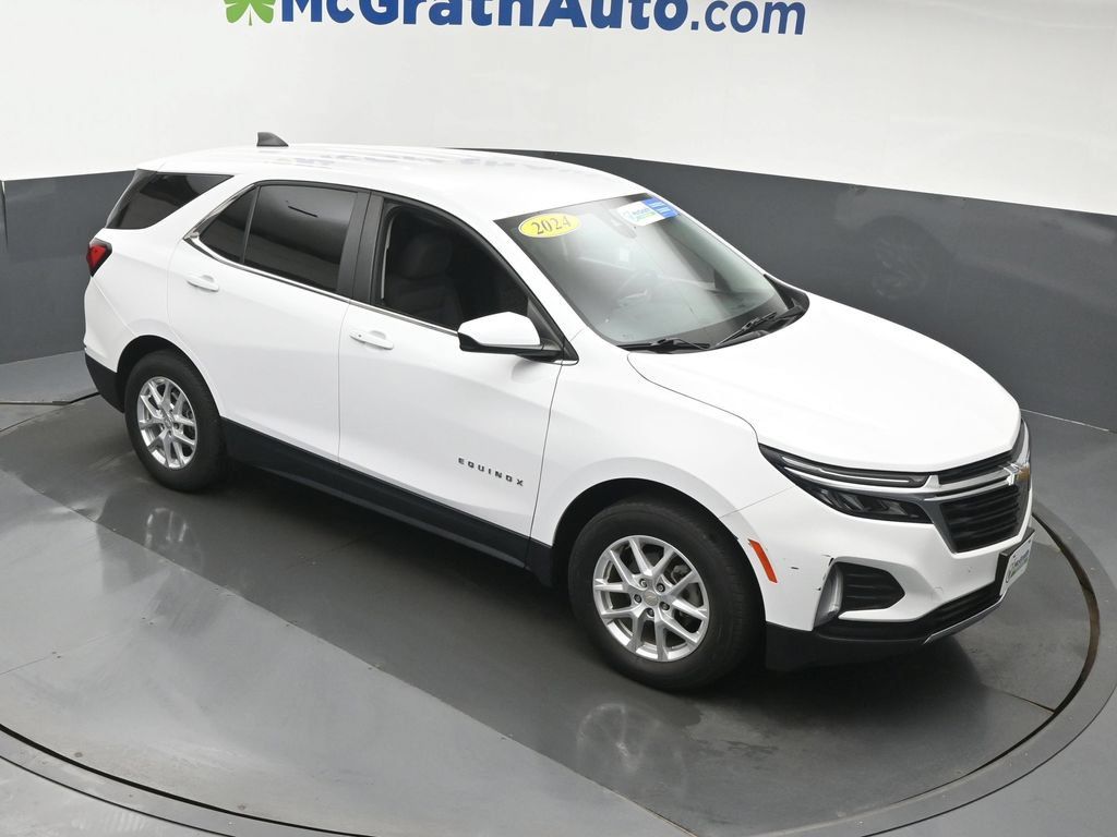 Used 2024 Chevrolet Equinox LT AWD/4WD image 3