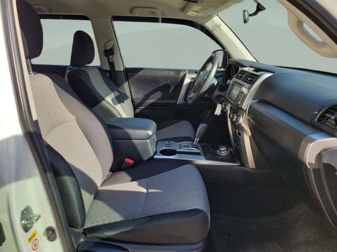 Used 2018 Toyota 4Runner SR5 AWD/4WD image 6