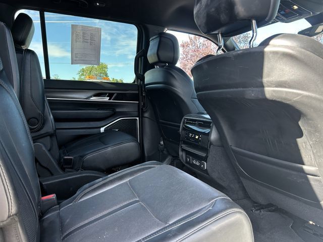 Used 2024 Jeep Wagoneer Series II AWD/4WD image 31