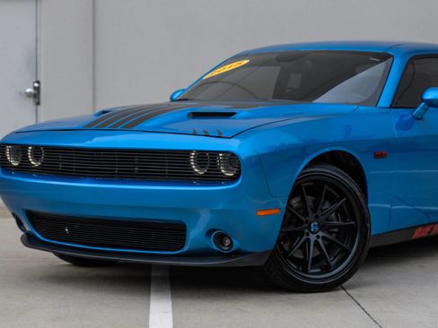 Used 2015 Dodge Challenger R/T w/ Quick Order Package 28B R/T RWD image 13