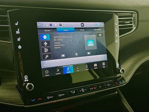 Used 2024 Jeep Wagoneer L Series II w/ Flexible Seating Group image 17