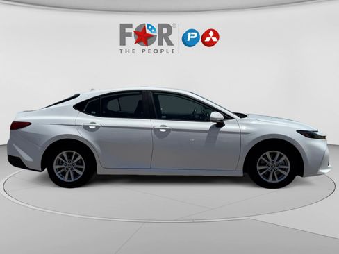 Used 2025 Toyota Camry LE FWD image 6