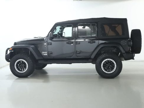 Used 2018 Jeep Wrangler Unlimited Sport S AWD/4WD image 40