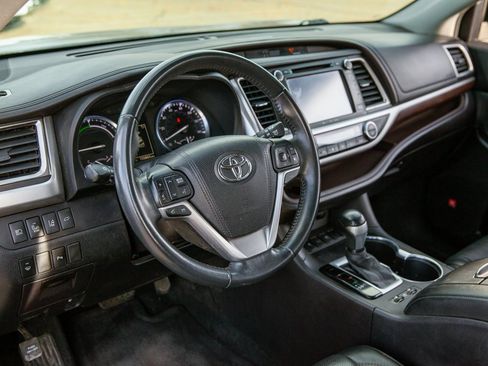 Used 2016 Toyota Highlander Limited image 10