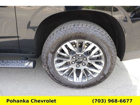 Certified 2025 Chevrolet Suburban Z71 AWD/4WD image 29