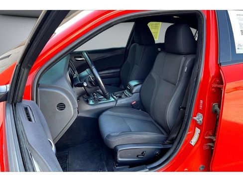 Used 2018 Dodge Charger GT w/ Blacktop Package AWD/4WD image 33