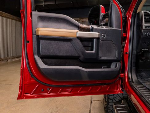 Used 2022 Ford F250 Lariat w/ Lariat Ultimate Package image 28