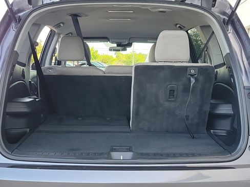 Used 2021 Honda Pilot EX image 10