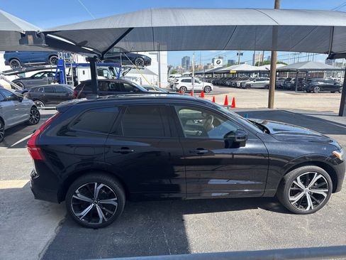 Used 2023 Volvo XC60 B5 Ultimate w/ Climate Package image 4