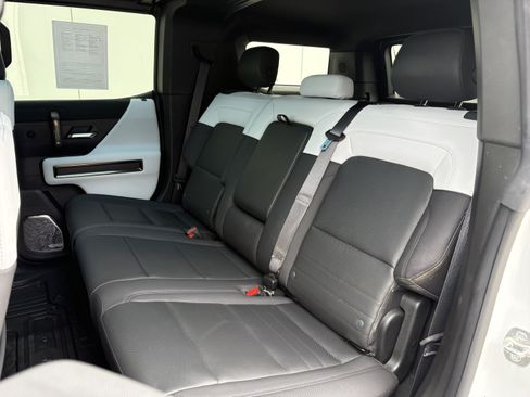 Used 2024 GMC Hummer EV 2X w/ LPO, Illumination Package AWD/4WD image 12
