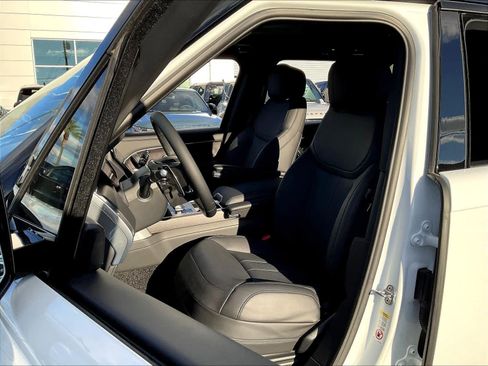 New 2025 Land Rover Range Rover SE image 11